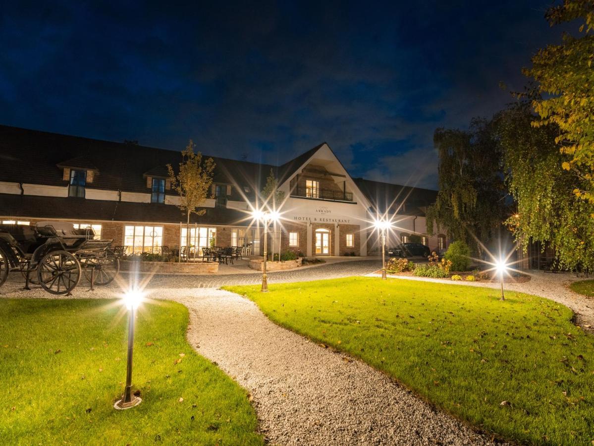 Arkady Hof Hotel Stupava Ngoại thất bức ảnh