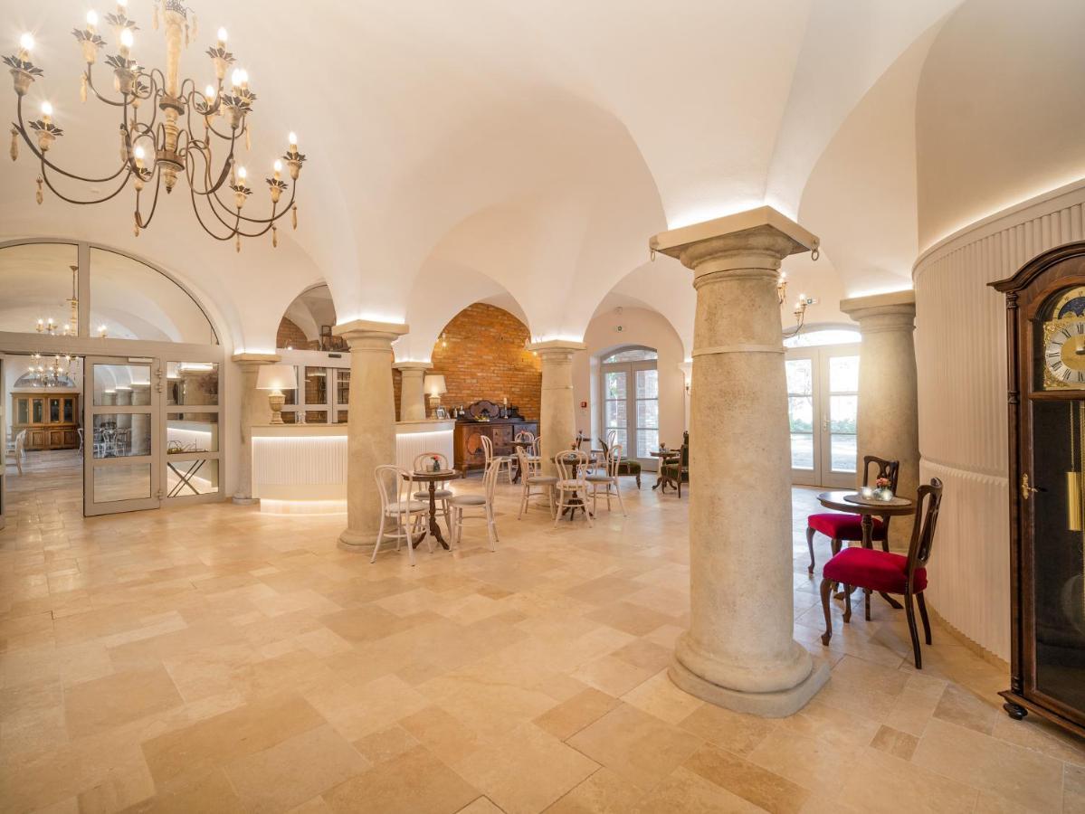Arkady Hof Hotel Stupava Ngoại thất bức ảnh