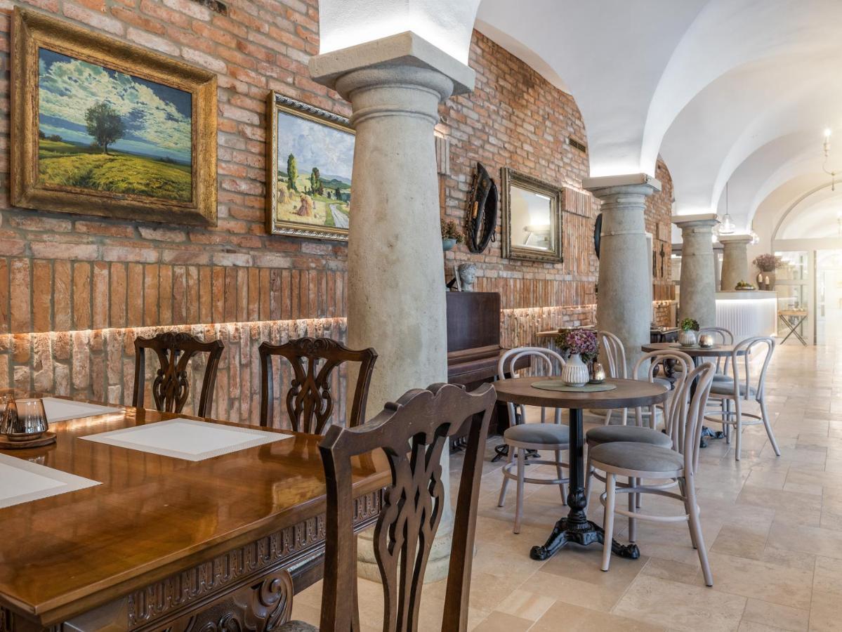 Arkady Hof Hotel Stupava Ngoại thất bức ảnh