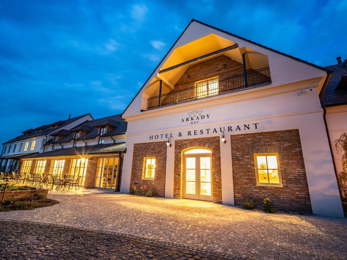 Arkady Hof Hotel Stupava Ngoại thất bức ảnh