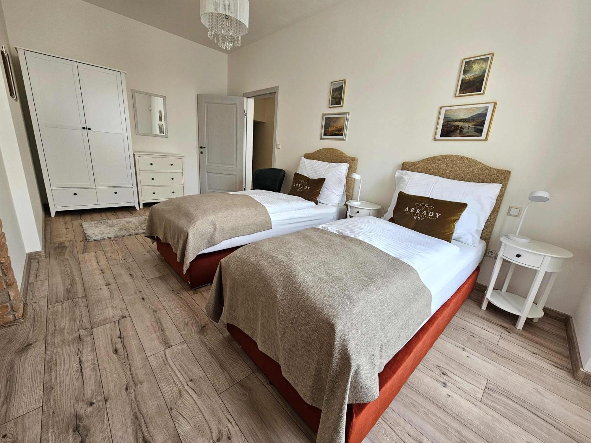Arkady Hof Hotel Stupava Phòng bức ảnh
